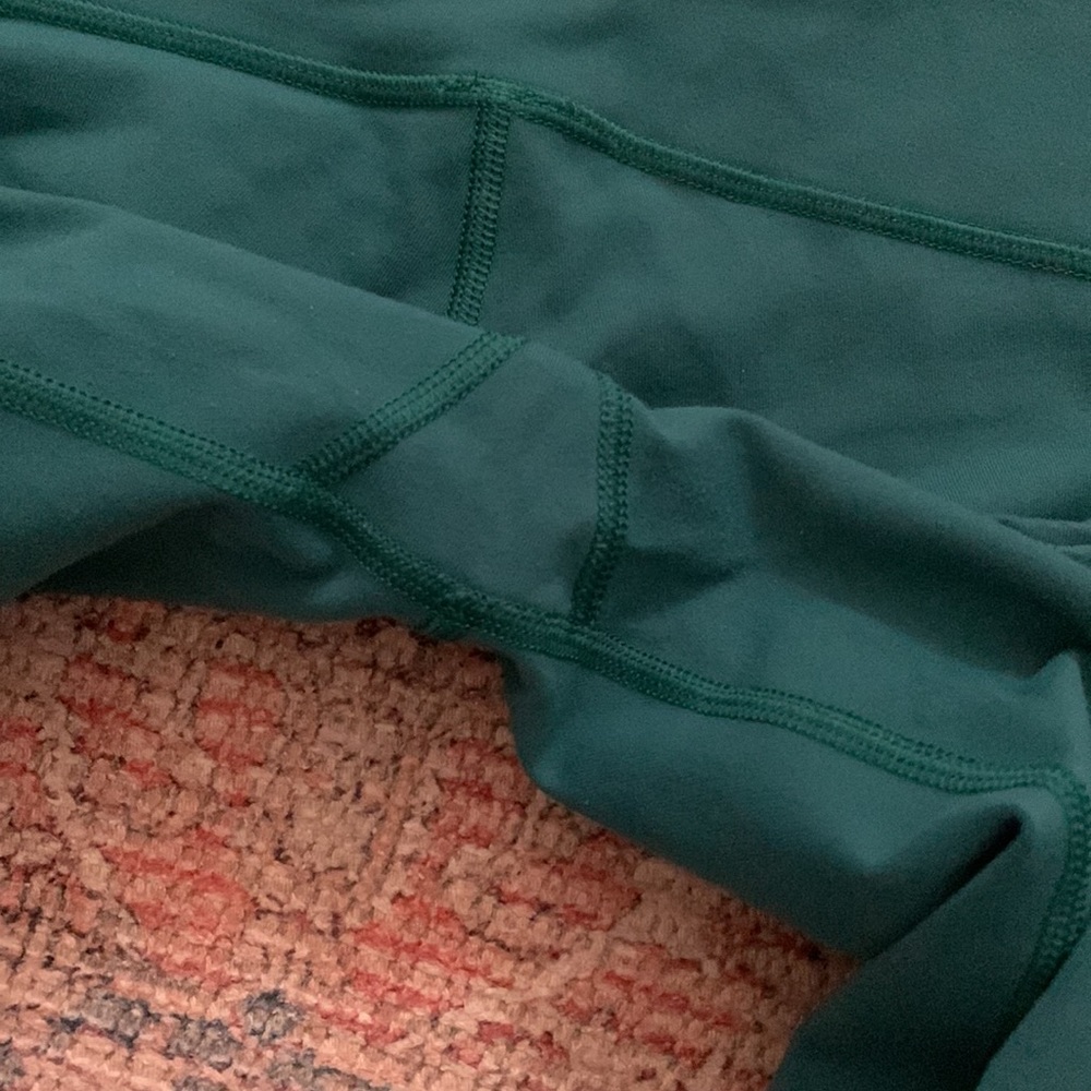 Lululemon Wunder Under Size 8 - image 2